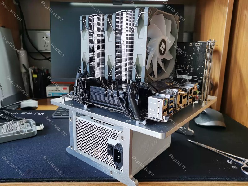 Aluminum Open Frame Test Bench Water Cooling - Open frame testbank van volledig aluminium,